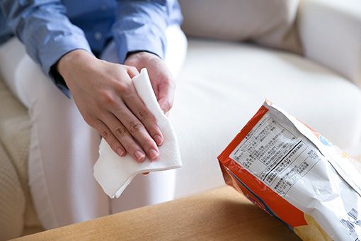 ポテトチップスの汚れ拭き